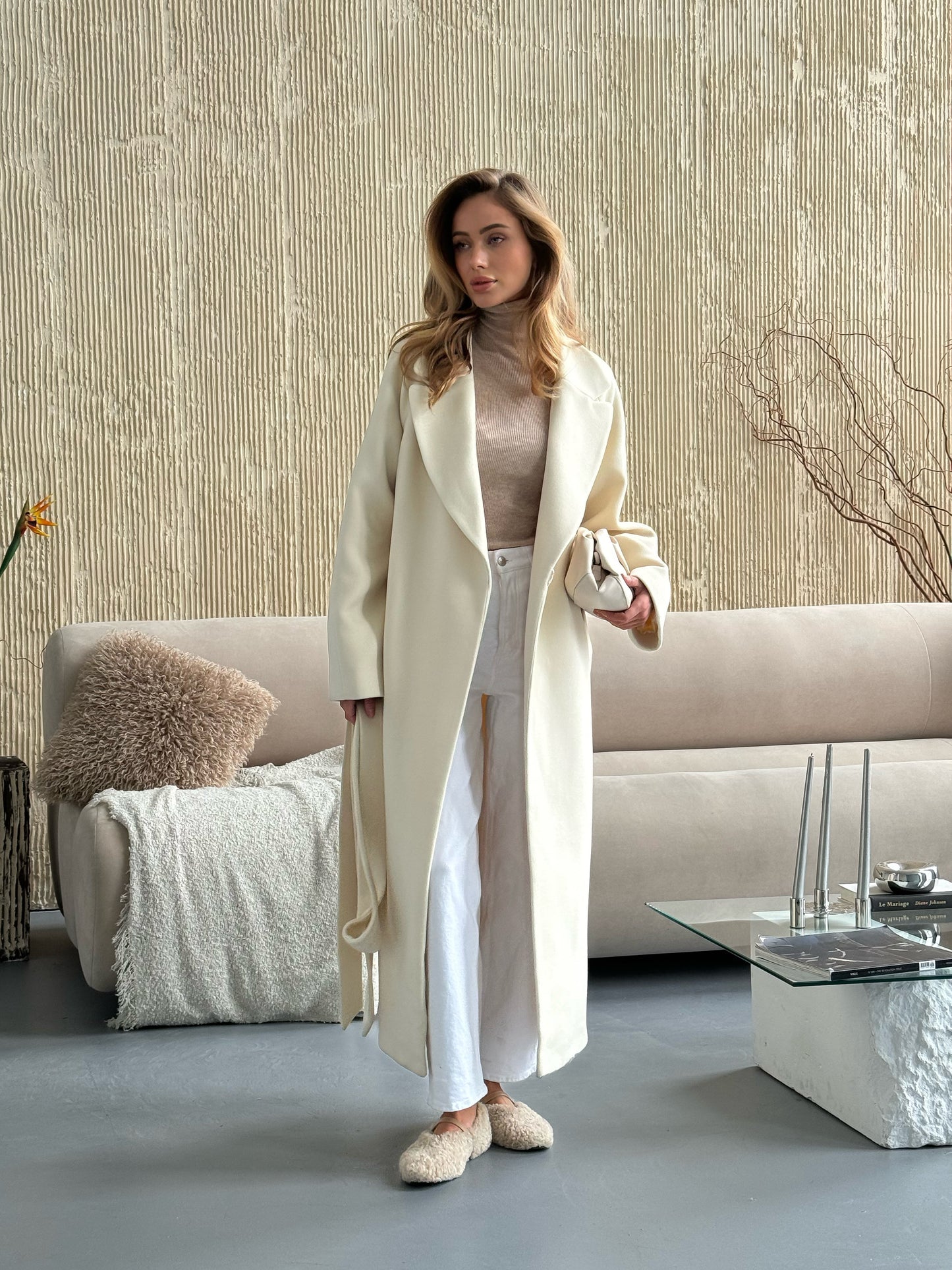 Double-breasted long coat with trim ribbon, white